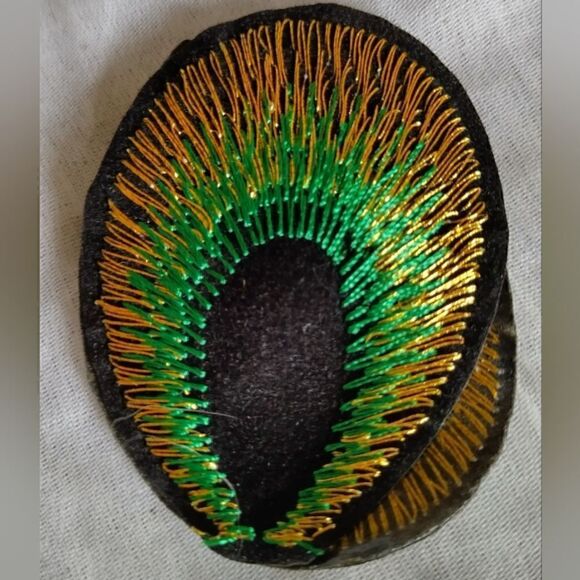 APPLIQUES  EMBROIDERED IRON -ON  10 PC PEACOCK FEATHER Patch 1.97" X 1.57 - Picture 1 of 4